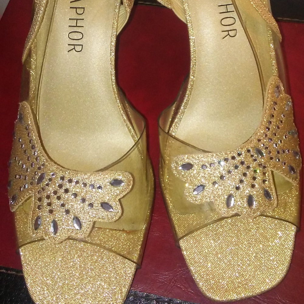 Women's dress shoe